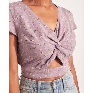 Hollister Keyhole Crop Top - Purple Floral EUC